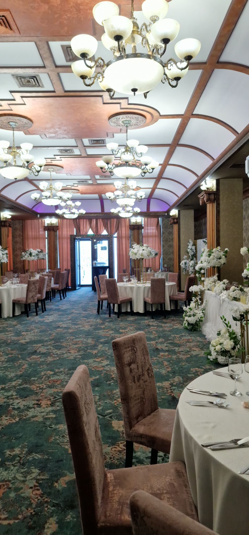 Salon Baroque Restaurant Topolog 2