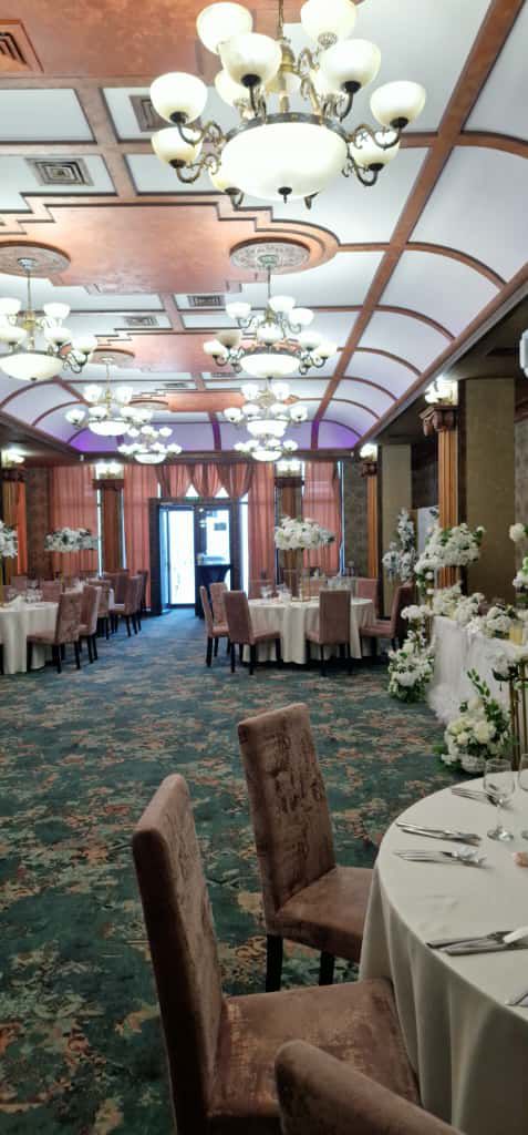 Salon Baroque Restaurant Topolog 6